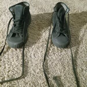 Shoes for young adults and kids oler 12